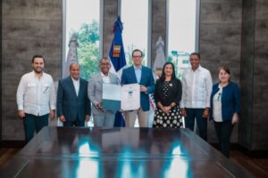 Transparencia y calidad fortalecen el turismo en RD: Departamento Aeroportuario obtiene el sello CAF de excelencia