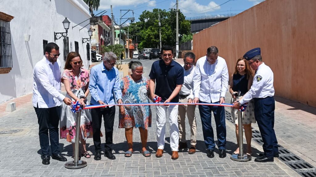 David Collado concluye renovación de calles en la Ciudad Colonial
